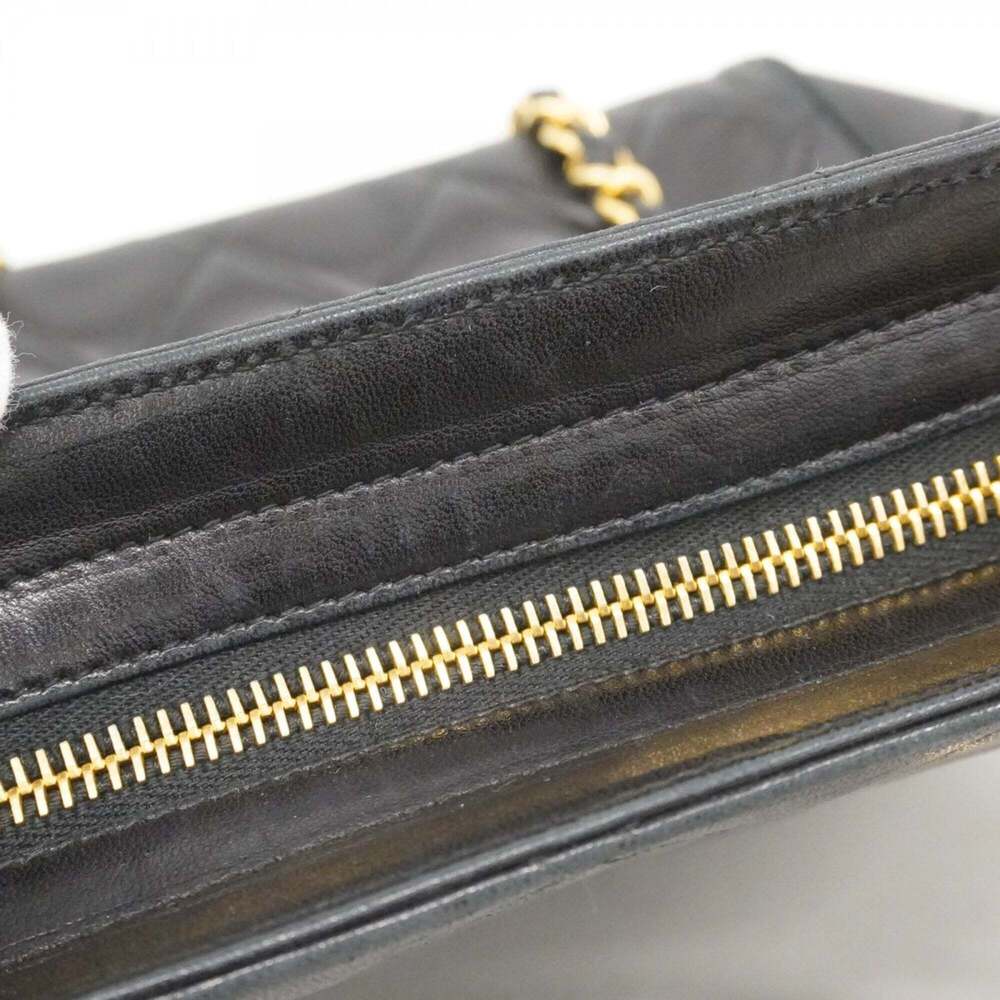 CHANEL Black Lambskin Leather Shoulder Bag - Picture 7 of 12
